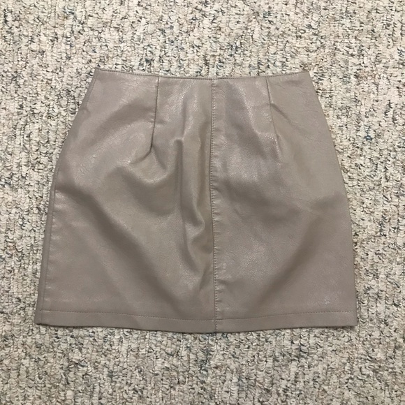 Skirt - Picture 2 of 5